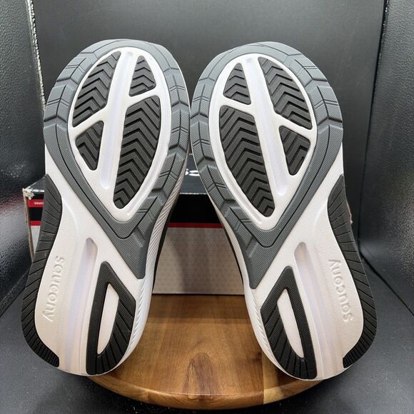 Saucony Echelon 9 Mens Size 7.5 XW Running Shoes Black White Sneakers NEW main image 5